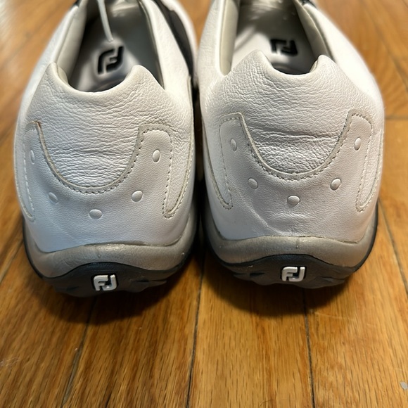 EUC FootJoy golf shoes - Picture 3 of 6